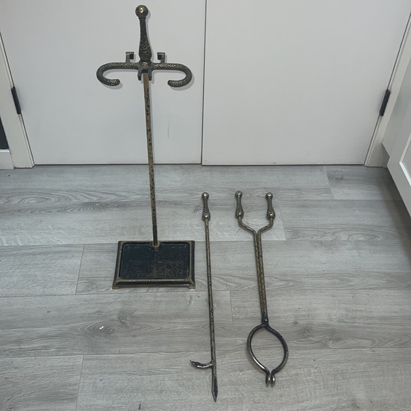 Vintage Adams Company Iowa Goldtone and Black Fireplace Tool Set - Picture 5 of 16